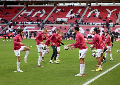 140123 - Sunderland v Swansea City - Sky Bet Championship - Swansea City players warm up