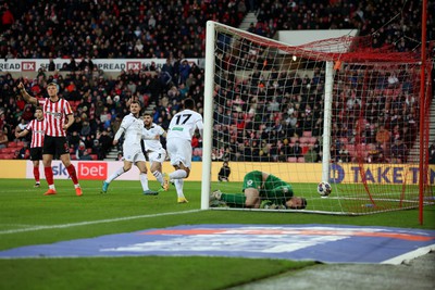 140123 - Sunderland v Swansea City - Sky Bet Championship - Joel Piroe of Swansea City scores to put his side 1-0 up