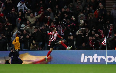 140123 - Sunderland v Swansea City - Sky Bet Championship -  Dan Neil of Sunderland celebrates after making the score 1-1