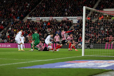 140123 - Sunderland v Swansea City - Sky Bet Championship -  Liam Cullen of Swansea City scores to put his side 2-1 up