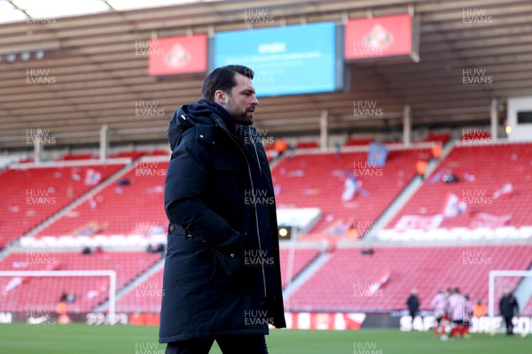 140123 - Sunderland v Swansea City - Sky Bet Championship - Swansea City head coach Russell Martin checks out the pitch before kick off