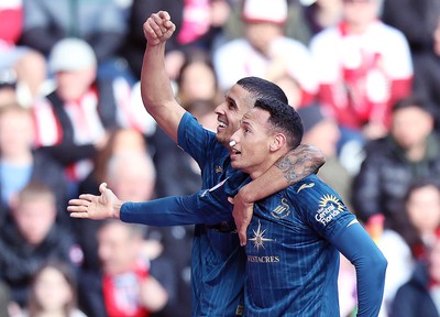 240224 - Sunderland v Swansea City - Sky Bet Championship - Ronald of Swansea celebrates scoring his 2nd goal with Kyle Naughton of Swansea