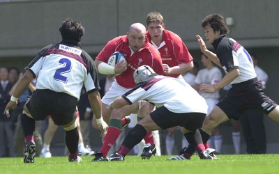 030601 - Suntory v Wales - Ben Evans runs into Shin Hasegawa