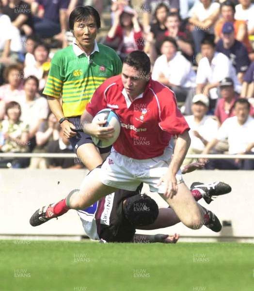 030601 - Suntory v Wales - Stephen Jones scores his first try