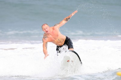 Surfing Lessons 190507