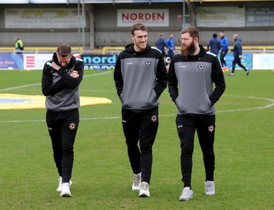 010124 - Sutton United v Newport County - Sky Bet League 2 - Newport players inspect the pitch on arrival