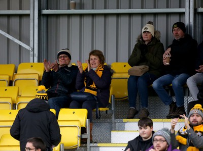 010124 - Sutton United v Newport County - Sky Bet League 2 - Newport fans