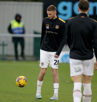 010124 - Sutton United v Newport County - Sky Bet League 2 - Newport players warm up