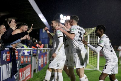 010124 - Sutton United v Newport County - Sky Bet League 2 - Shane McLoughlin of Newport County scores and celebrates