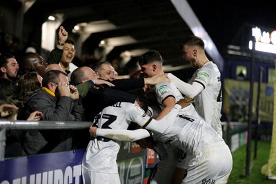 010124 - Sutton United v Newport County - Sky Bet League 2 - Shane McLoughlin of Newport County scores and celebrates