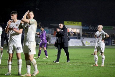 010124 - Sutton United v Newport County - Sky Bet League 2 - Newport manager Graham Coughlan applauds the fans