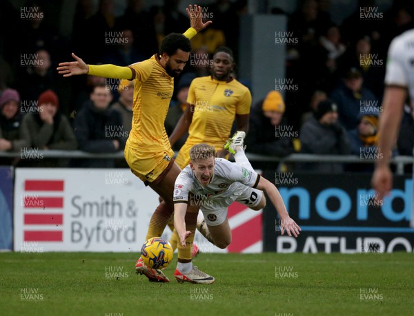 010124 - Sutton United v Newport County - Sky Bet League 2 - Harry Charsley of Newport County 