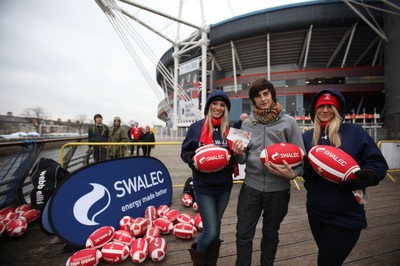 120212 - Wales v Scotland, RBS 6 Nations - SWALEC kick competition