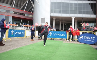 120212 - Wales v Scotland, RBS 6 Nations - SWALEC kick competition