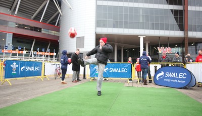 120212 - Wales v Scotland, RBS 6 Nations - SWALEC kick competition