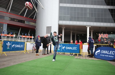 120212 - Wales v Scotland, RBS 6 Nations - SWALEC kick competition