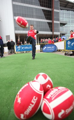 120212 - Wales v Scotland, RBS 6 Nations - SWALEC kick competition