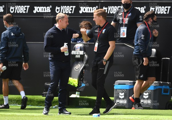 050720 - Swansea City v Sheffield Wednesday - SkyBet Championship - Swansea manager Steve Cooper and Sheffield Wednesday manager Garry Monk before kick off