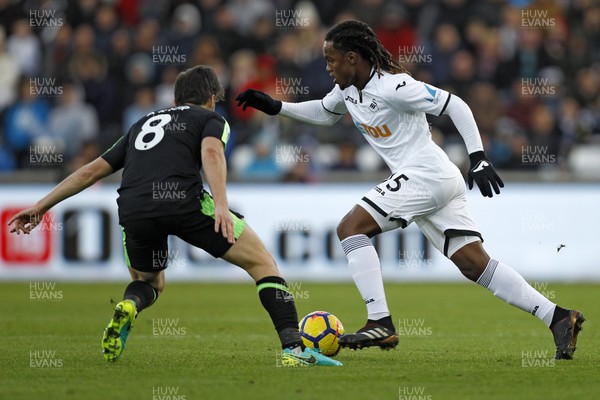 251117 - Swansea City v AFC Bournemouth, Premier League - Renato Sanches of Swansea City (right) takes on Harry Arter of AFC Bournemouth