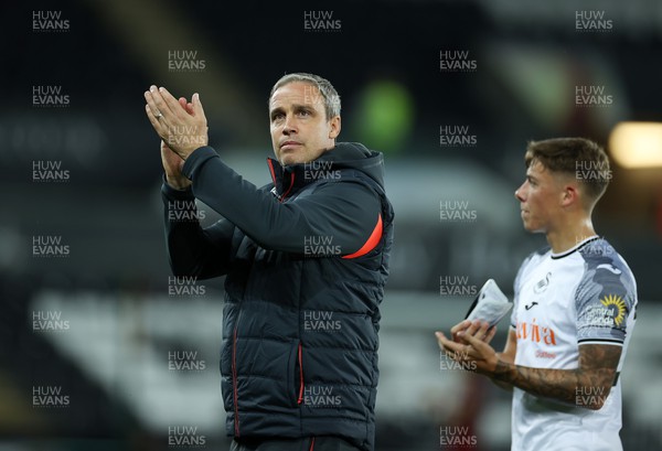 290823 - Swansea City v AFC Bournemouth - Carabao Cup - Swansea City Manager Michael Duff thanks the fans at full time