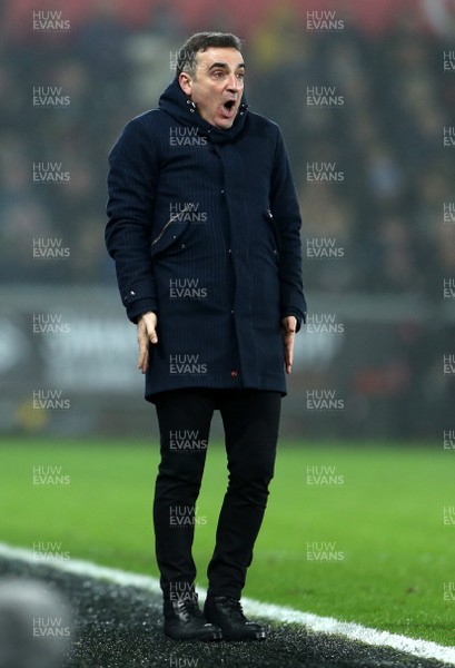 300118 - Swansea City v Arsenal - Premier League - Swansea Manager Carlos Carvalhal looking shocked