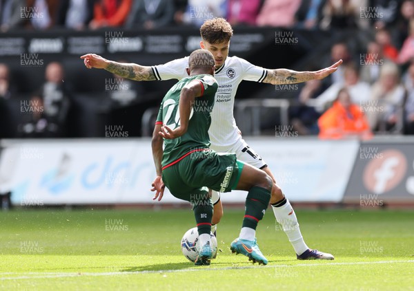 150422 - Swansea City v Barnsley, Sky Bet Championship - Jamie Paterson of Swansea City takes on Remy Vita of Barnsley