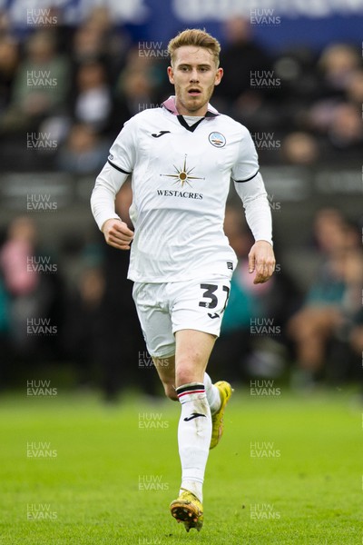 040223 - Swansea City v Birmingham City - Sky Bet Championship - Ollie Cooper of Swansea City in action