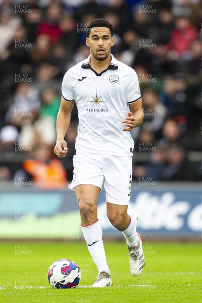 040223 - Swansea City v Birmingham City - Sky Bet Championship - Ben Cabango of Swansea City in action