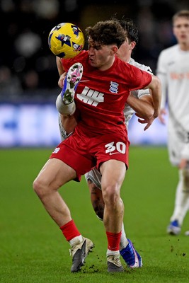 170126 - Swansea City v Birmingham City - Sky Bet Championship - Goncalo Franco of Swansea City is challenged by Lewis Koumas of Birmingham