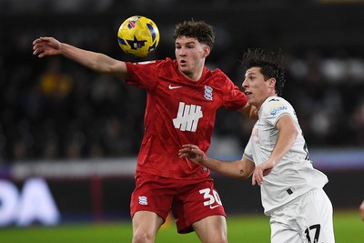 170126 - Swansea City v Birmingham City - Sky Bet Championship - Goncalo Franco of Swansea City is challenged by Lewis Koumas of Birmingham