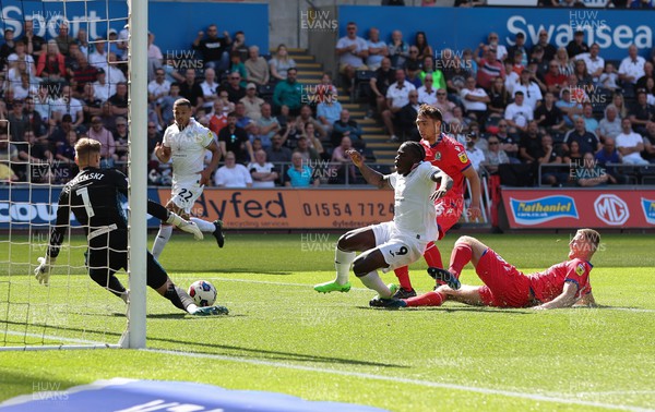 060822 - Swansea City v Blackburn Rovers, Sky Bet Championship - Michael Obafemi of Swansea City fails to find the net with a chance in front of goal