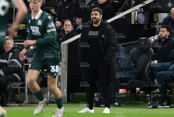 200126 - Swansea City v Blackburn Rovers - SkyBet Championship - Swansea City Manager Vitor Matos 
