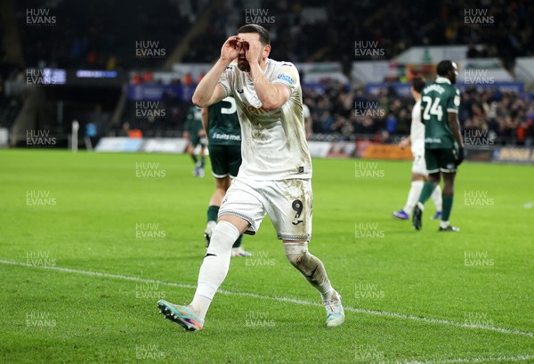 200126 - Swansea City v Blackburn Rovers - SkyBet Championship - Zan Vipotnik of Swansea City celebrates scoring a goal