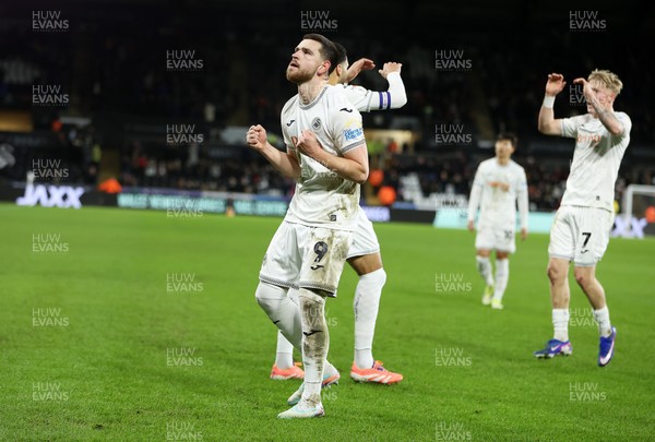 200126 - Swansea City v Blackburn Rovers - SkyBet Championship - Zan Vipotnik of Swansea City celebrates scoring a goal