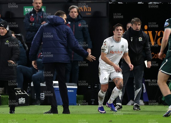200126 - Swansea City v Blackburn Rovers - SkyBet Championship - Blackburn Rovers Manager Valerien Ismael confronts Goncalo Franco of Swansea City 