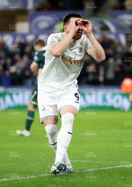 200126 - Swansea City v Blackburn Rovers - SkyBet Championship - Zan Vipotnik of Swansea City celebrates scoring a goal