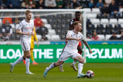 220225 - Swansea City v Blackburn Rovers - Sky Bet Championship - Lewis O'Brien of Swansea City