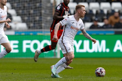 220225 - Swansea City v Blackburn Rovers - Sky Bet Championship - Lewis O'Brien of Swansea City