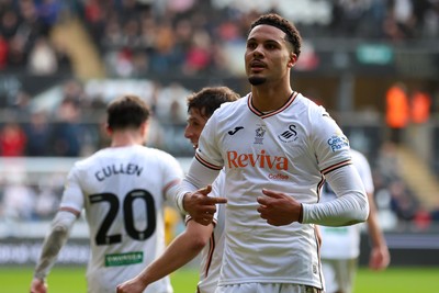 220225 - Swansea City v Blackburn Rovers - Sky Bet Championship - Myles Peart-Harris of Swansea City celebrates after scoring