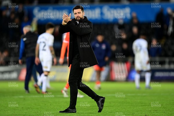 201121 - Swansea City v Blackpool - Sky Bet Championship - Russell Martin Head Coach of Swansea City applauds the fans at the final whistle 