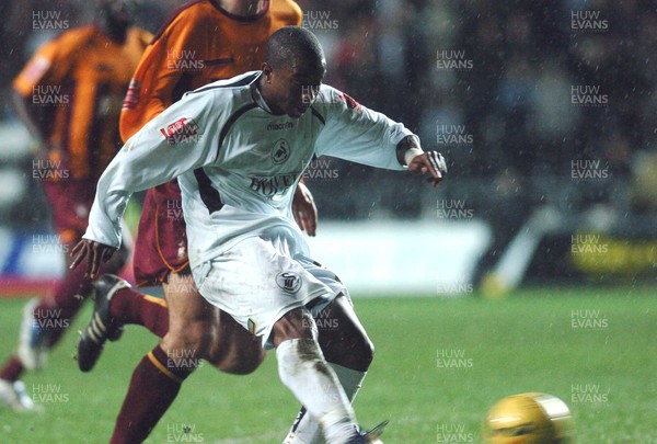 140206 - Swansea City v Bradford City - Swansea's Leon Knight scores   