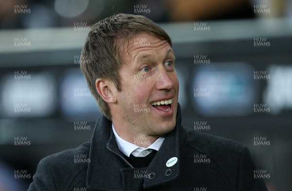 020419 - Swansea City v Brenford, Sky Bet Championship - Swansea City manager Graham Potter at the start of the match