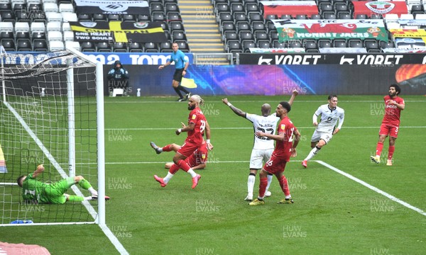 180720 - Swansea City v Bristol City - SkyBet Championship - Connor Roberts of Swansea City celebrates scoring goal