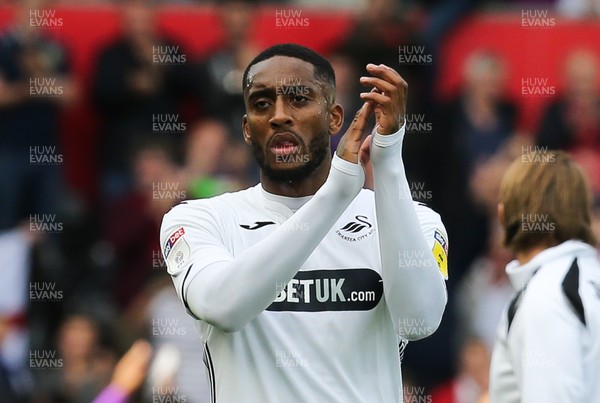 250818 - Swansea City v Bristol City, Sky Bet Championship - Leroy Fer of Swansea City applauds the crowd at the end of the game