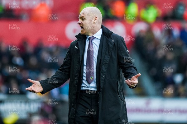 100218 - Swansea City v Burnley - Premier League - Sean Dyche, Manager of Burnley reacts 