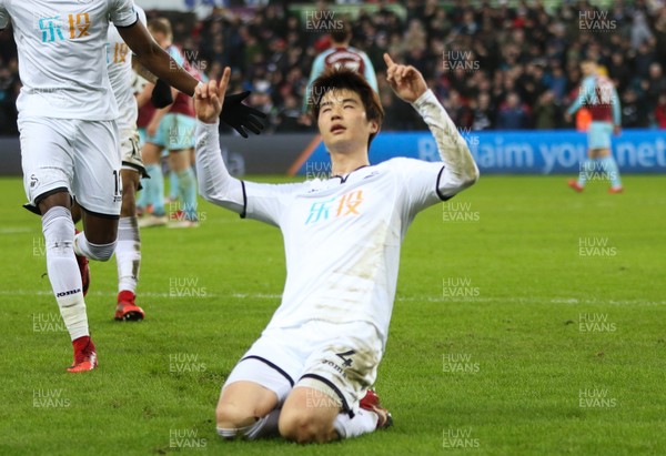 100218 - Swansea City v Burnley, Premier League - Ki Sung Yueng of Swansea City celebrates after scoring goal