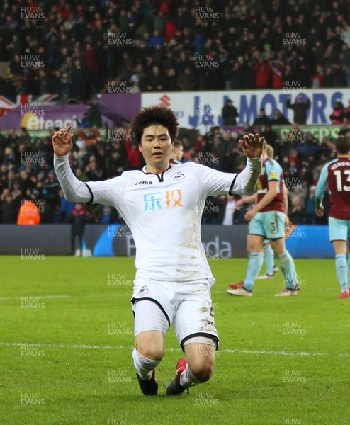 100218 - Swansea City v Burnley, Premier League - Ki Sung Yueng of Swansea City celebrates after scoring goal