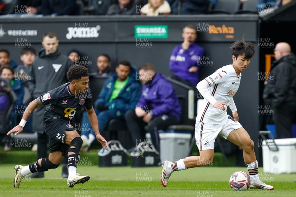 150325 - Swansea City v Burnley - Sky Bet Championship - Ji-sung Eom of Swansea City