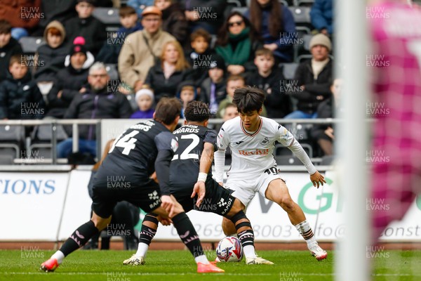 150325 - Swansea City v Burnley - Sky Bet Championship - Ji-sung Eom of Swansea City