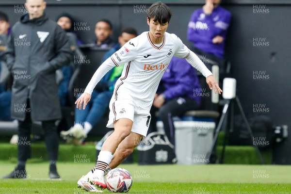 150325 - Swansea City v Burnley - Sky Bet Championship - Ji-sung Eom of Swansea City